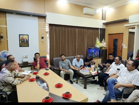 Bahas Berbagai Persoalan Banyumas, Jaringan Fordem Diskusi Bersama Sekda. Kasus Kebondalem dan Parkir Jadi Sorotan