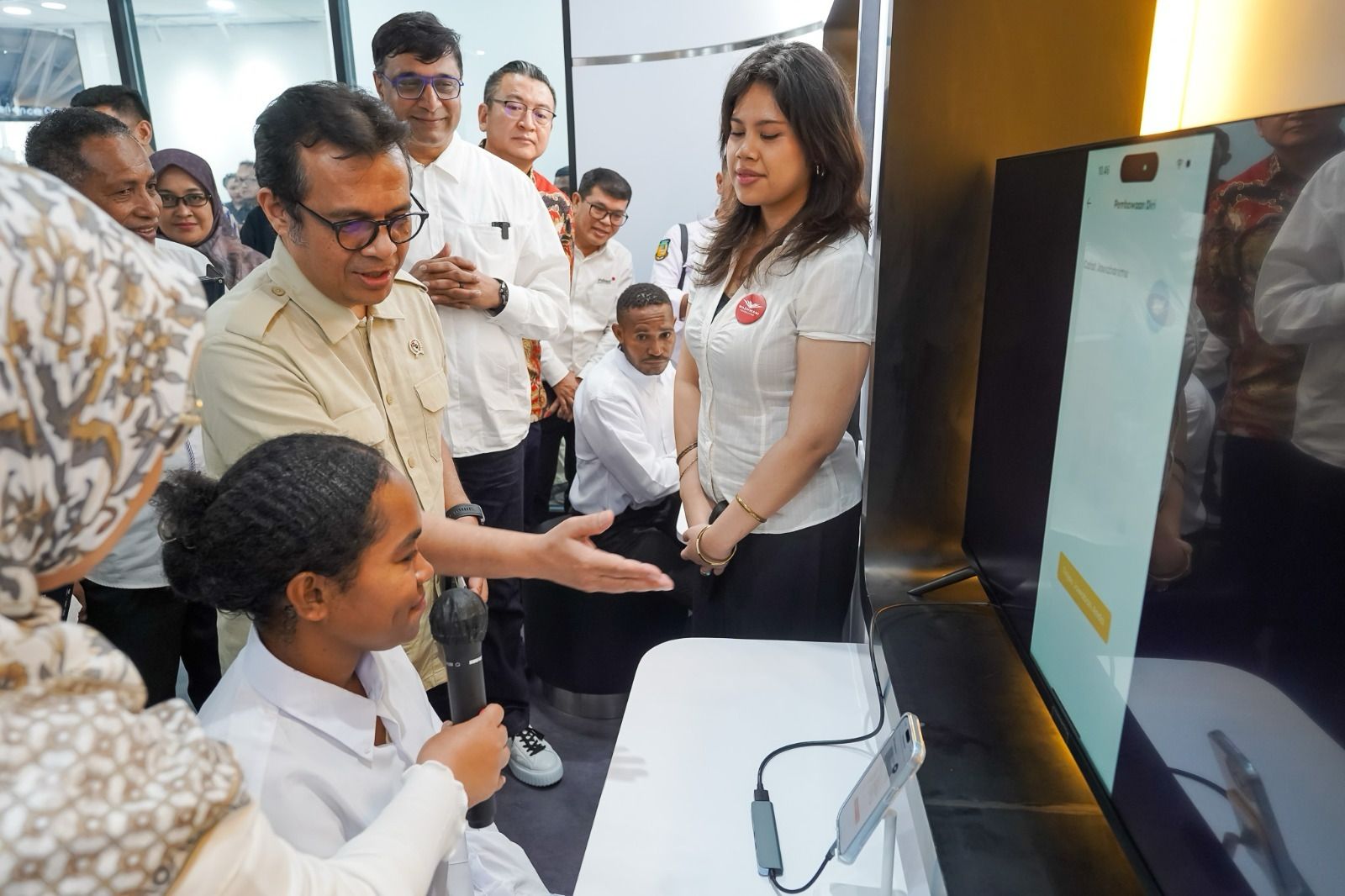 Indosat Ooredoo Hutchison Resmikan AI Experience Center di Jayapura