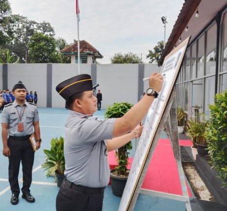 Rutan Kelas IIB Banyumas Nyatakan Perang terhadap HP dan Narkoba: Warga Binaan Deklarasikan Zero HP dan Narkoba