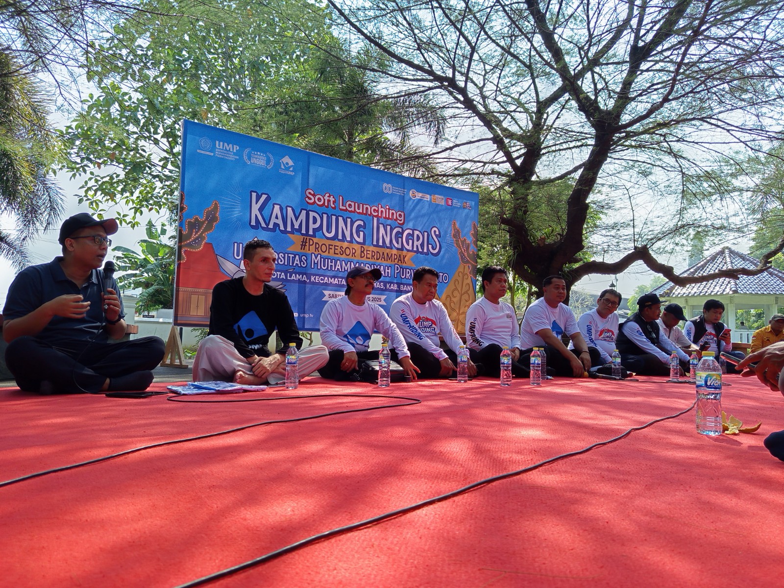 Dari Kampus ke Masyarakat, UMP Luncurkan Kampung Inggris di Kota Lama Banyumas