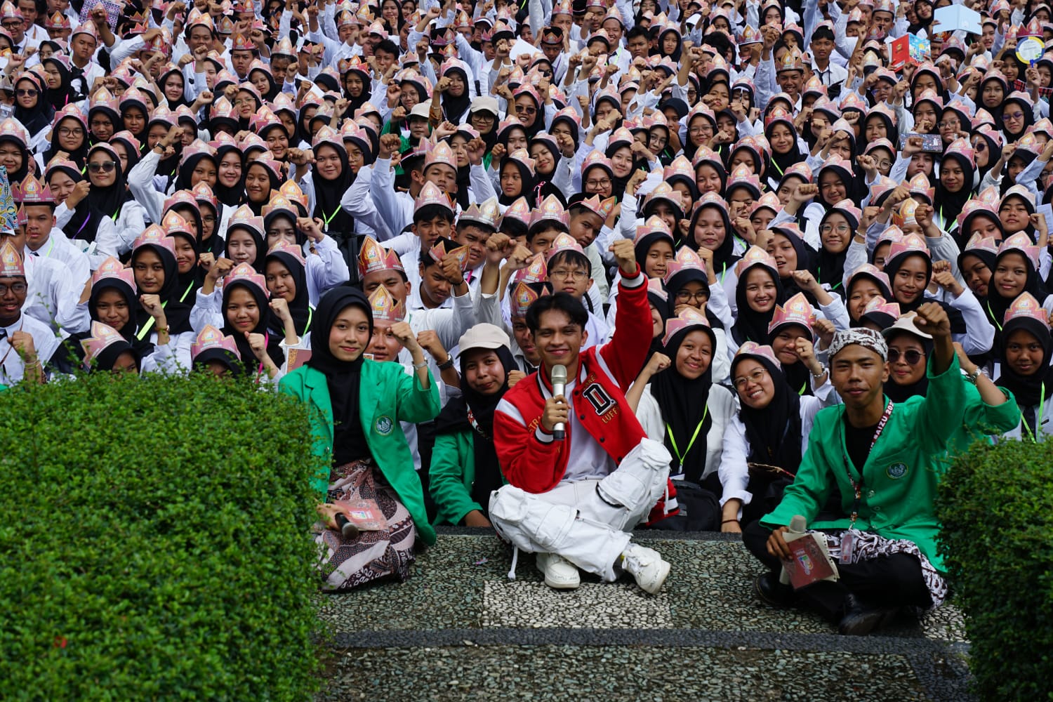 Presiden Gen Z Rian Fahardhi Motivasi Ribuan Mahasiswa Baru UIN Saizu 2025