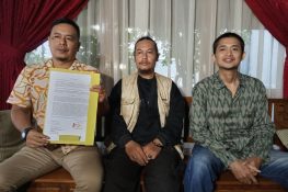 ‘Ruby Kaya’ Bikin Merana, Pria Ini Rugi Rp24 Juta Gara-Gara Lelang Live Facebook