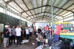 Bupati Pringsewu Belajar Pengelolaan Sampah di Banyumas