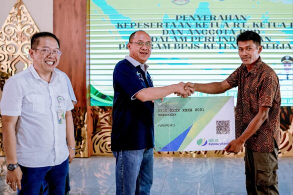 Bupati Sadewo Lindungi RT, RW, dan BPD Lewat BPJS Ketenagakerjaan