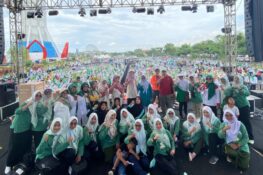 Ribuan Kader Fatayat, IPPNU dan Muslimat Meriahkan Senam Bersama Hari Santri 2025 di Menara Pandang Teratai