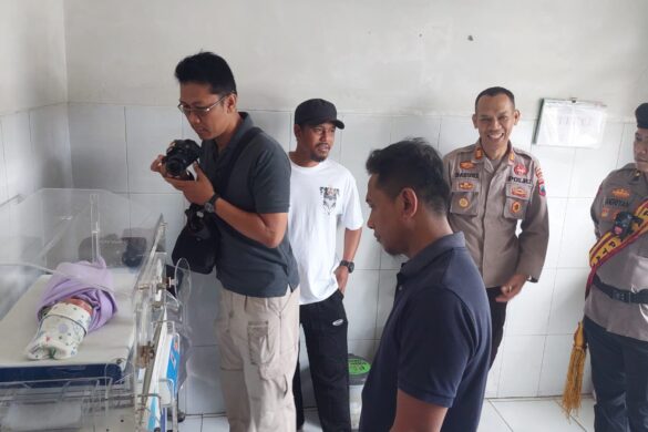 Bayi Laki-Laki Ditemukan di Depan Rumah Warga Sumbang, Sepucuk Pesan Tinggalkan Kisah Mengharukan