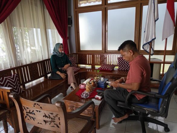 Tersangka Tak Kunjung Ditetapkan, Mantan Direktur BUMDesma Jati Makmur Jatilawang Datangi Peradi SAI