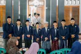 Tangis Haru Iringi Keberangkatan 15 Santri Andalusia Banyumas ke Al-Azhar, KH Zuhrul Anam: Ini Jalan Jihad Ilmu